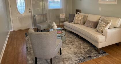 Stylish Cottage central to wineries, Natchez Trace, Buffalo River, Amish Country