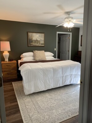 2 bedrooms, desk, iron/ironing board, travel cot