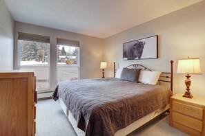 2 chambres, fer et planche à repasser, accès au Wi-Fi (inclus)