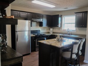 Frigorífic, microones, forn i placa de cuina 