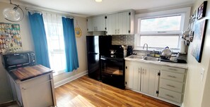 雪櫃、微波爐、焗爐、爐具