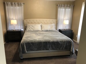 3 bedrooms, desk, iron/ironing board, free WiFi