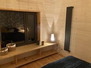 2 slaapkamers, een strijkplank/strijkijzer, gratis wifi