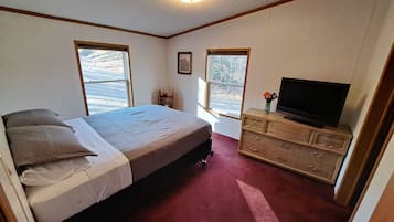 4 bedrooms, travel cot, WiFi, bed sheets