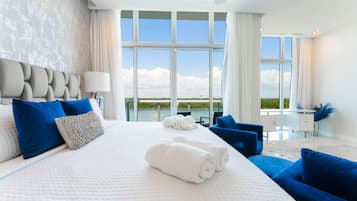 3 habitaciones, caja de seguridad en la habitación y escritorio