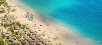 Beautiful villa with private pool just 10 min from the beach