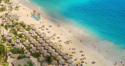 Beautiful villa with private pool just 10 min from the beach