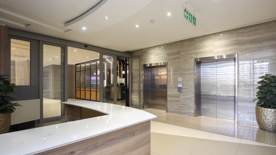 Sandton Smart Apartment Sixteen