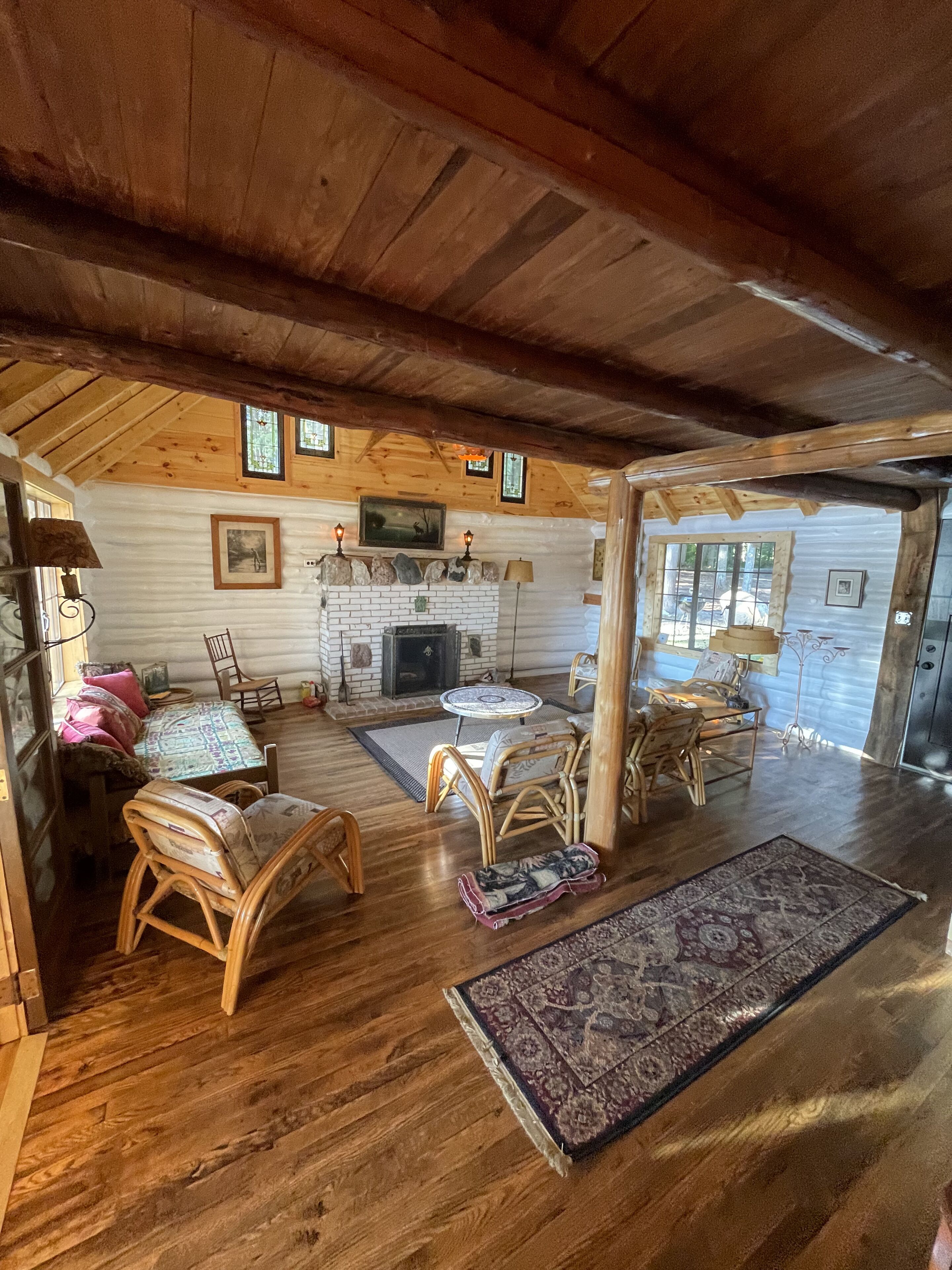 TV, fireplace, DVD player, books