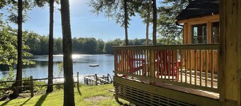 Waterfront, boats included, Cozy cabin on private lake, 25 minutes from TC.