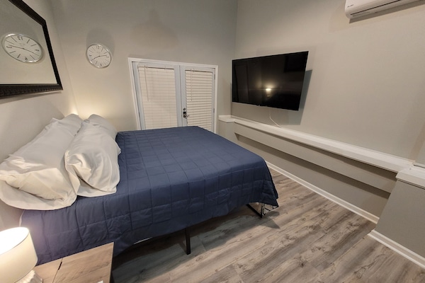 1 chambre, fer et planche Ă repasser, Wi-Fi gratuit, draps fournis