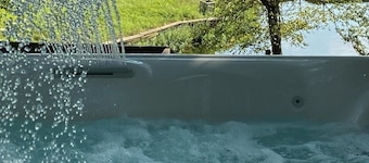 Lakehouse property with private pool + bonus space sleeps 14