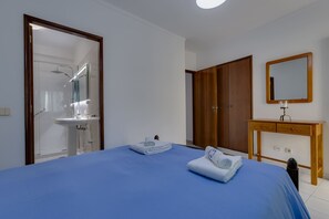 2 habitaciones, tabla de planchar con plancha y wifi gratis 