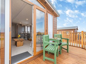 Outdoor dining - 2 bedroom accommodation in Mey, near Thurso (Mey, near Thurso)