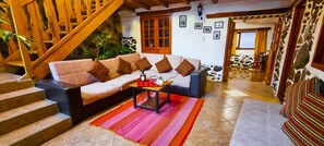 Interior - THE CAS DE OLLANTA 5 FROM THE PLAZA DE ARMAS (ollantaytambo cusco)