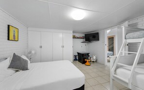 4 chambres, fer et planche à repasser, accès Internet, draps fournis