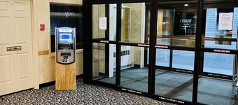 Loon Mtn Loft w/Pool, Jacuzzi Access, Mtn Shuttle