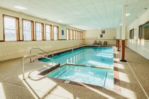 Piscine couverte, piscine extérieure