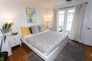 4 chambres, coffre-fort, bureau, fer et planche à repasser