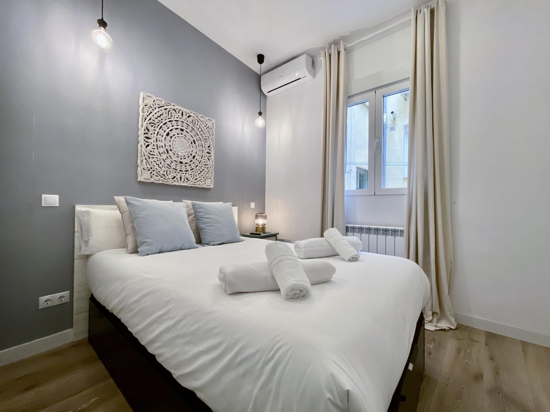 2 bedrooms, iron/ironing board, Internet, bed sheets