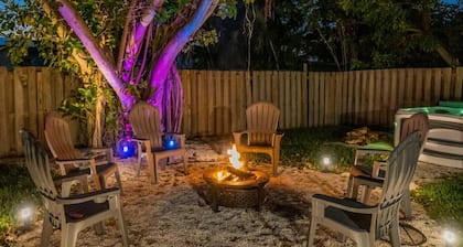 So Flo Getaway, * Close to beach! *