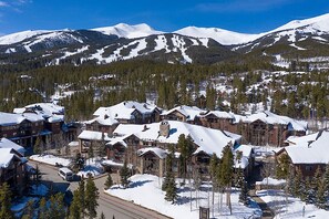 Exterior - Holiday Get-Away! 2BDRM/2BTH Sleeps 8 Condo Ski-In/Ski-out (Breckenridge)