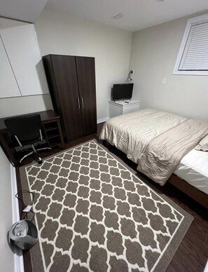 1 bedroom, desk, free WiFi, bed sheets