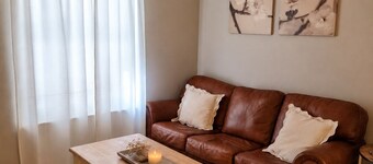 2 Bed/2 Bath - 1 mile to Campus & 0.5 mile to UFCU Stadium!