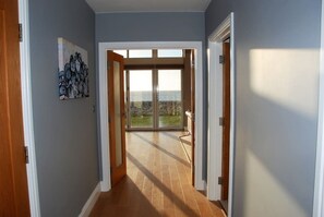 Interior - Wow I'm living on the beach. Luxury 4 bed sleeps 8 (Bognor Regis)