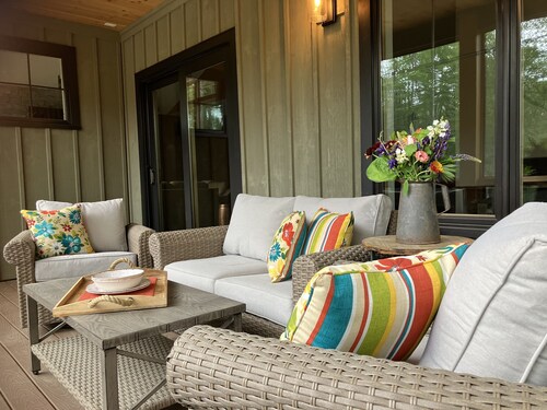 Lovely brand new private home in the White Mountains!