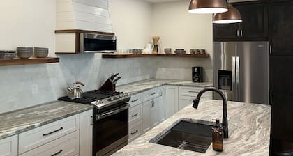 Lovely brand new private home in the White Mountains!