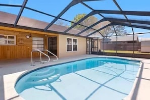 Piscine extérieure, piscine chauffée