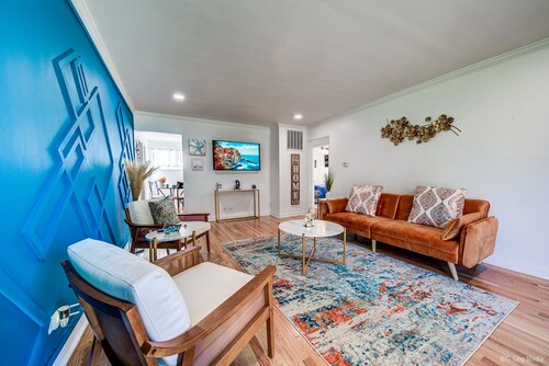 Modern 2Bdrm Westchester Home with brand-new out door HOT TUB