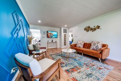 Modern 2Bdrm Westchester Home with brand-new out door HOT TUB