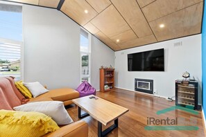 Smart TV - "Serenity" @ Christies (Christies Beach)