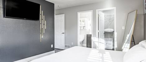 3 Schlafzimmer, Zimmersafe, Schreibtisch, Bügeleisen/Bügelbrett