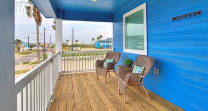 Slow M'Ocean- Close to EVERYTHING, PRIVATE HEATED Pool & 6 passenger Golf Cart!!