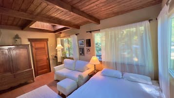 2 bedrooms, desk, free WiFi, bed sheets