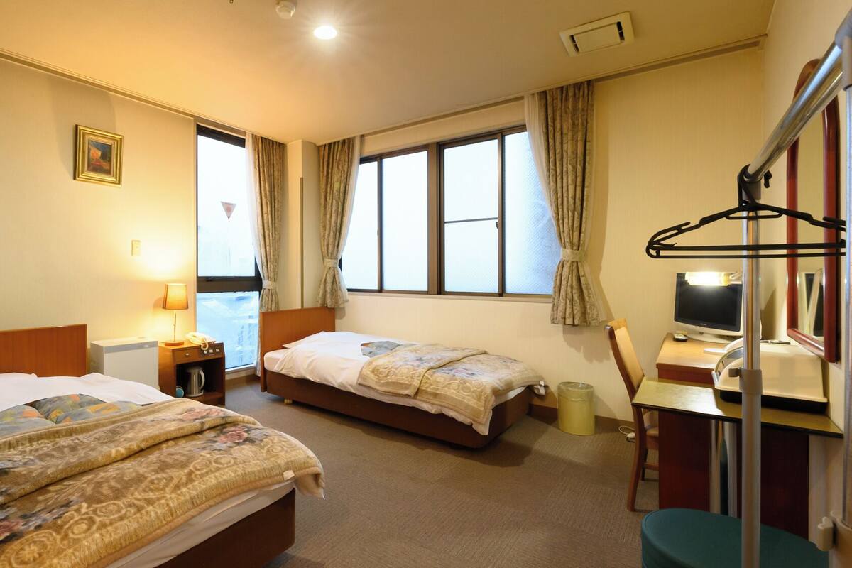 Iron/ironing board, free WiFi