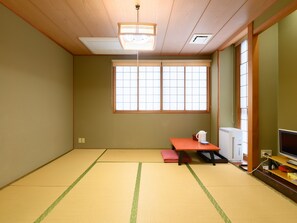 Habitación tradicional con 2 camas individuales, para fumadores | Tabla de planchar con plancha y wifi gratis 