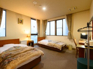 Standard Twin Room, Smoking