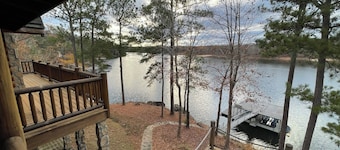 Smith Lake Family Retreat Log Home, Private Boat Ramp, Dock, Theater & Game Room