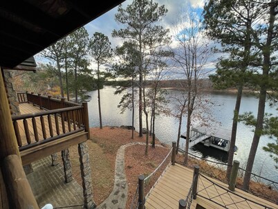 Smith Lake Family Retreat Log Home, Private Boat Ramp, Dock, Theater & Game Room