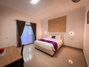 Standard Room (with Fan) | Laptop workspace, free WiFi, bed sheets - Kesari Penida by Mahaprana Home (Penida Island)