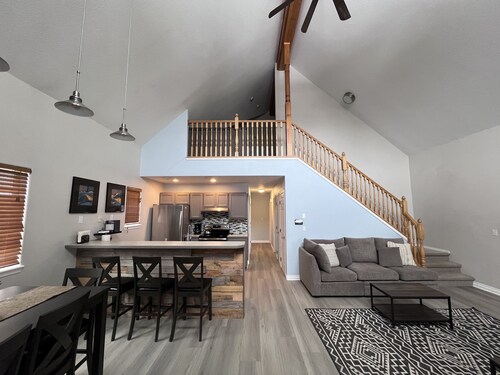 Cozy Idaho Mountain Cottage- Close to downtown and Targhee Resort AC new in 2023