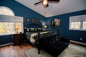 4 chambres, bureau, fer et planche à repasser, accès au Wi-Fi (inclus)