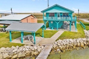 Property grounds - Waterfront Home With Private Fishing Pier on Turtle Bay (Palacios)