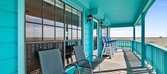 Waterfront Home With Private Fishing Pier on Turtle Bay