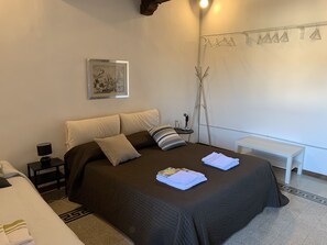 2 bedrooms, desk, iron/ironing board, travel cot