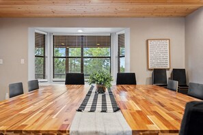 Dining - 4 Bedrooms, Sleeps 16, Hot Tub, Games, Tesla Charger, Smart TV's,  MORE! (Heber)